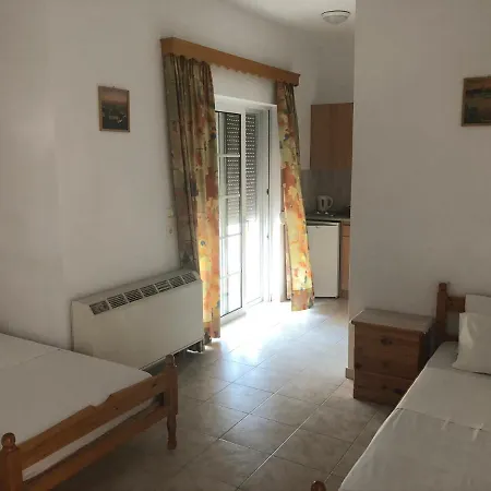 Peacock * Pefki (Rhodes)