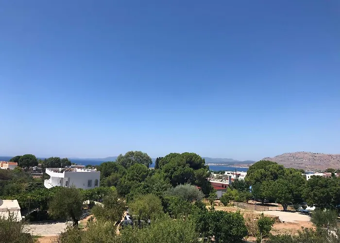 Peacock Πανσιόν *