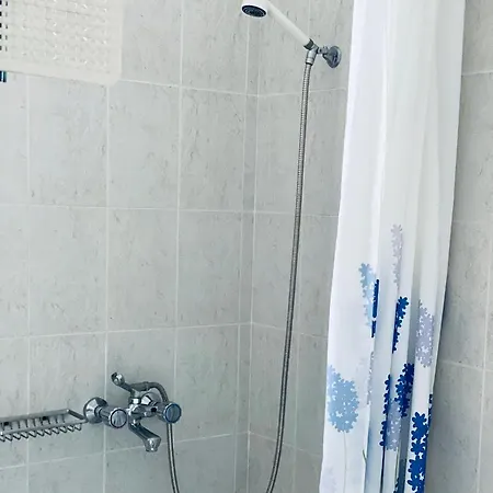 Konukevi Peacock Pefki